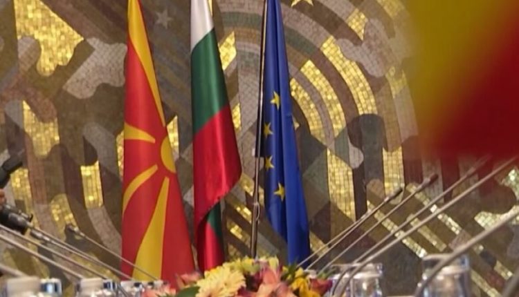 Ekspertët: Mund të arrihet kompromis me Sofjen