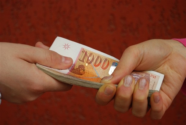 28 mijë qytetarë do të mbeten pa ndihmë prej 6 mijë denarëve?