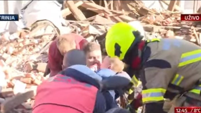 Dhimbje dhe shpresë nga Kroacia, babë e bir nxirren gjallë nga rrënojat (VIDEO)