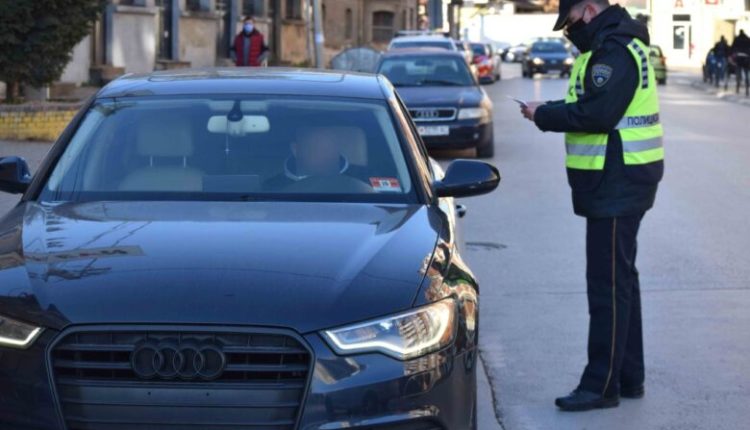 Policia vazhdon kontrollet në trafik, ja sa vozitës u gjobiten vetëm në Shkup