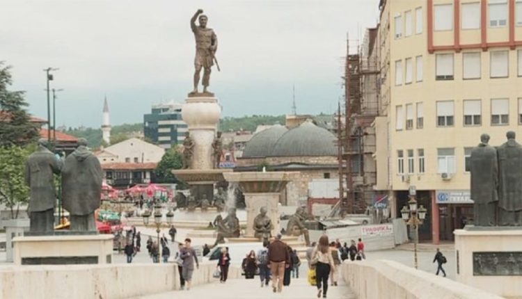 Sa shqiptarë jetojnë në Maqedoni në bazë të pasaportave