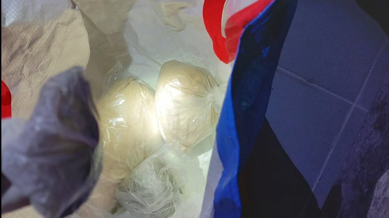 Bastisje në Haraçinë, konfiskohen 1.5 kg heroinë