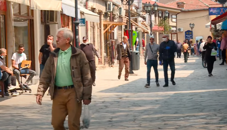 Vazhdojnë gjobat për mosmbajtje të maskës