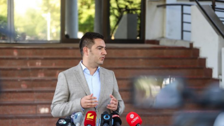 Bekteshi: Qendrat tregtare dhe turistike duhet të punojnë edhe të dielave