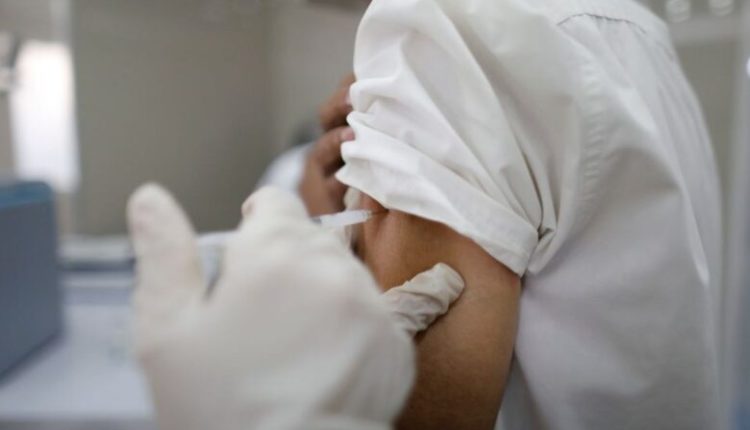 Kapen 3 mijë doza false të vaksinës kundër COVID-19 në Kinë