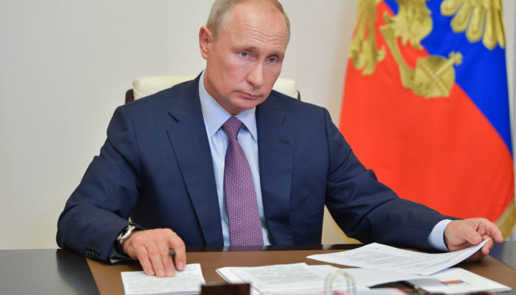 Putin vaksinohet kundër koronavirusit