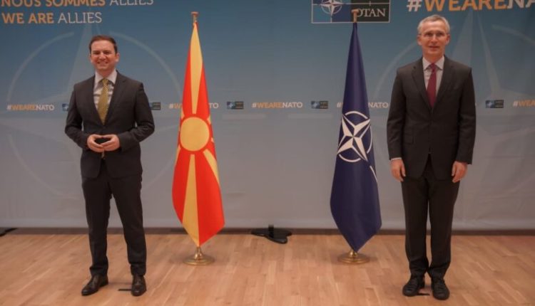 Ministrat e Jashtëm të NATO-s takohen fizikisht, Osmani: Moment historik për Maqedoninë