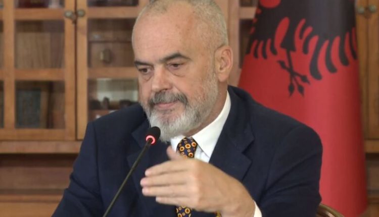 Rama: Shqipëria ka gati pasaportën e vaksinimit
