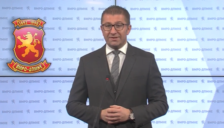 Mickoski: Orë policore, qytetarët vdesin, ndërsa persona të pushtetit me pushime në Meksikë