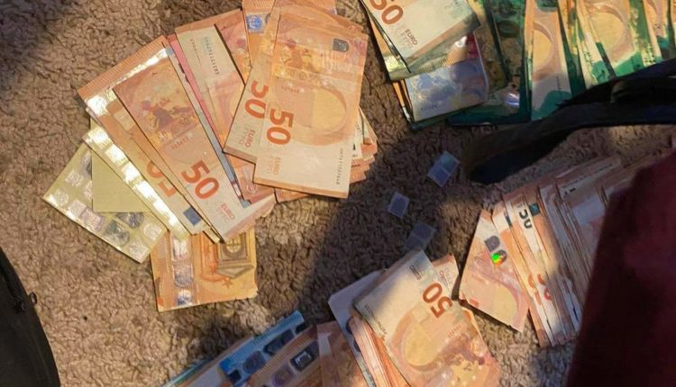 Arrestohet 44 vjeçari nga Tetova, i konfiskohen 13 mijë euro të falsifikuara