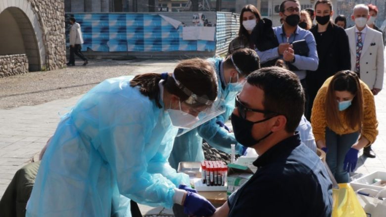 Çdo i treti qytetar në Maqedoni ka anti-trupa ndaj COVID-19, thonë analizat e Institutit për Imunologji