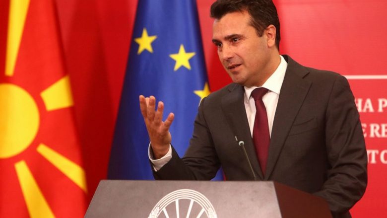 Zaev: Përkrah vendosjen e grafës etnike në letërnjoftime, por duhet të respektojmë BE-në