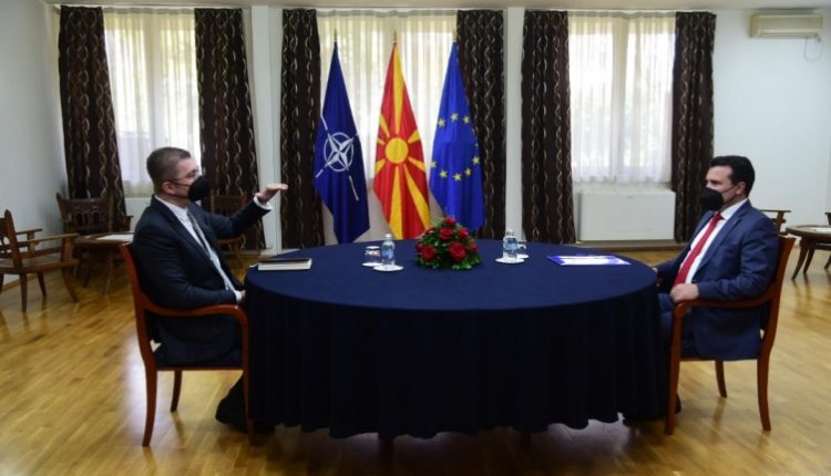 Zgjedhjet lokale shtyhen për një muaj, vendosën Zaevi dhe Mickoski