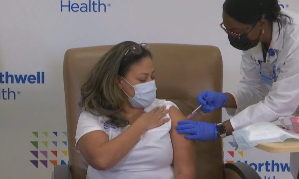 Pandemia e Covid-19, gjysma e amerikanëve të rritur kanë marrë vaksinën