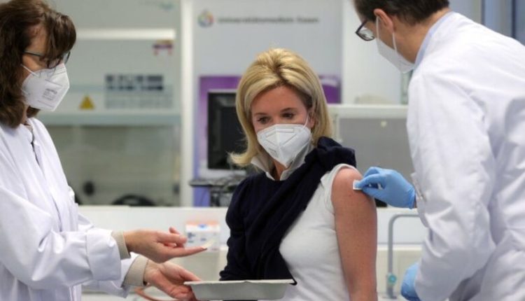 Gjermania, të vaksinuarit së shpejti pritet të fitojnë “lirinë”