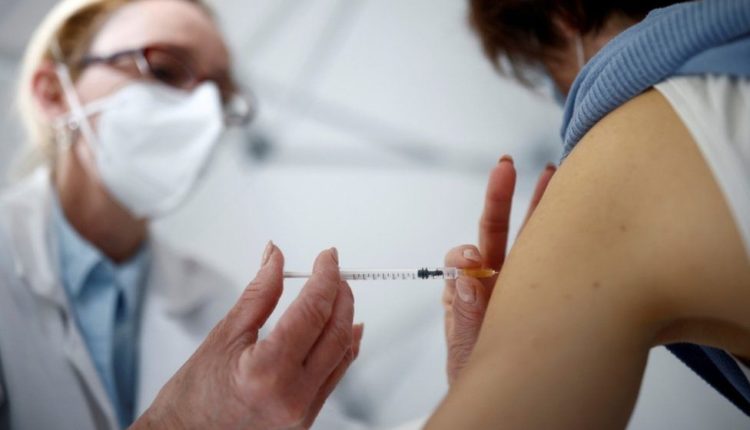 Shkencëtarët po hetojnë reagimet ndaj ri-infektimit me coronavirus për të bërë vaksina të reja