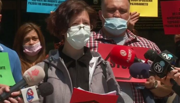 “Librat digjital”, prindërit paralajmërojnë bojkot të mësimit