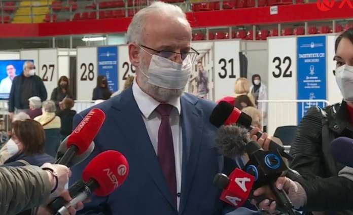 Xhaferi: Dy e treta e deputetëve janë vaksinuar deri në orën 16, për tri javë normalizim të punës së Parlamentit