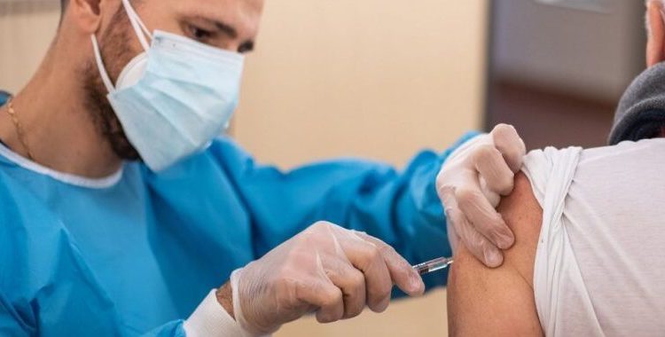 Mjekët në Kosovë hezitojnë ta marrin AstraZenecan?