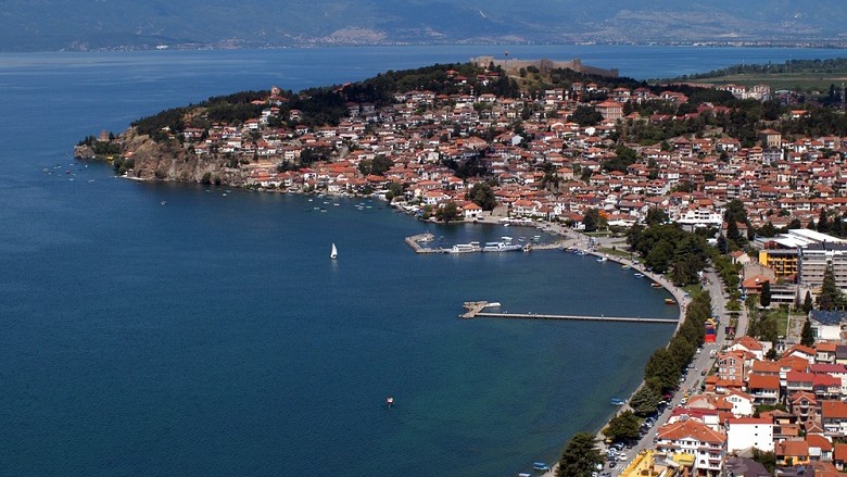Deri nga mesi i qershorit, do të shemben objektet e ilegale në plazhet e Ohrit