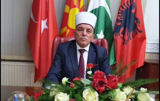 Shaqir Fetahu kryetari i Bashkësisë Fetare Islame të Maqedonisë i “shpëton” puçit