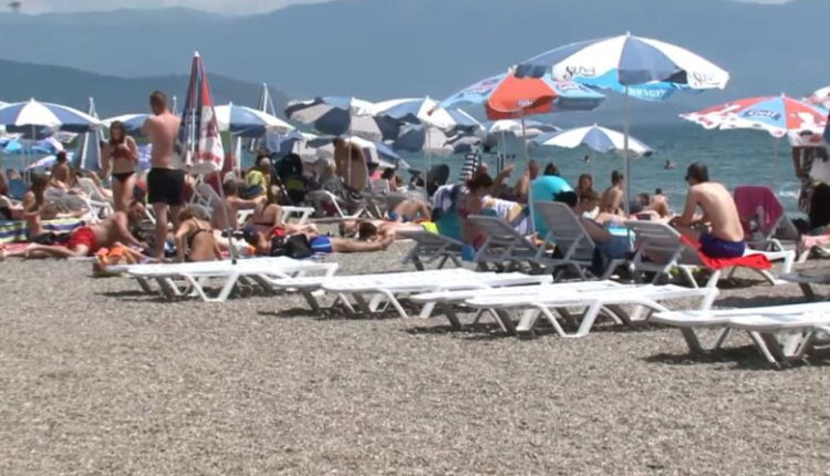 Ohër, nëpunësit turistik gjejnë punë të tjera