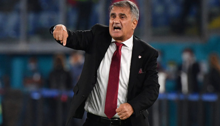Trajneri i Turqisë flet pas humbjes së thellë nga Italia