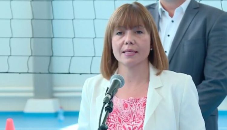 Carovska: Dëshirojmë që mësimi të filloj me prezencë fizike, në rrastë se këtë e lejon gjendja epidemiologjie në vend