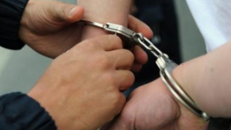 Shkupjani arrestohet në Strugë, kapet me drogë