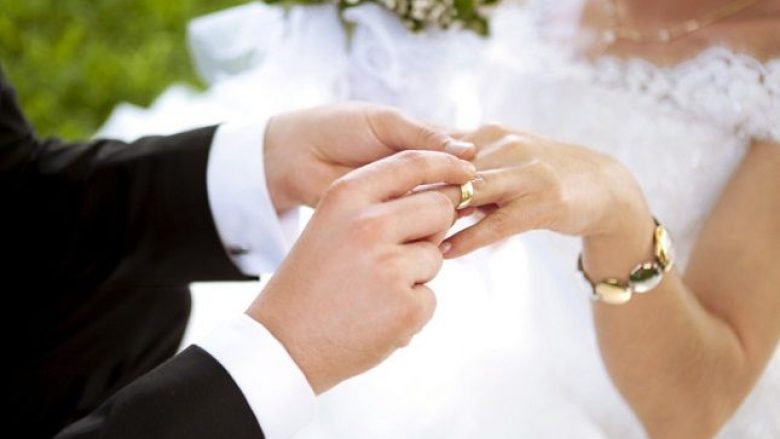 Maqedoni, përgjysmohen martesat me “të huaj”
