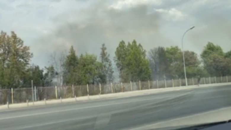 Zjarr në ish-fabrikën Ohis, është ndalur lëvizja drejt Draçevës në Shkup