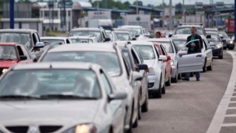 Për hyrje dhe dalje nga Maqedonia pritet të paktën 30 minuta