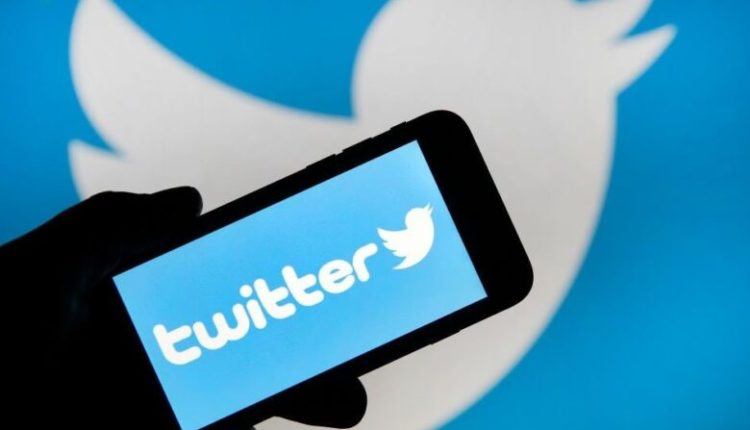 Twitter kufizon llogarinë e zëdhënësit të talebanëve