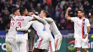 Lyoni vuan ndaj Monacos, por shënon dy gola në fund