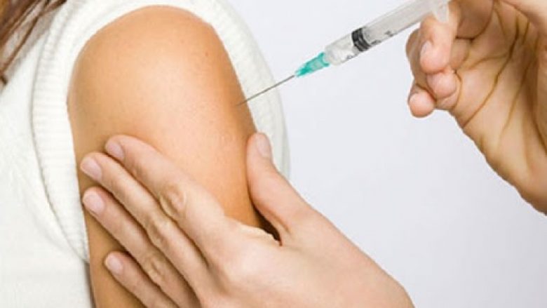 Nënshkruhet marrëveshja për furnizimin e 40 mijë dozave të vaksinave kundër gripit sezonal në Maqedoni