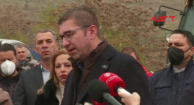 Mickoski: Qytetarët dëshirojnë jetë, jo politikanë me vetura të zeza e me truproja