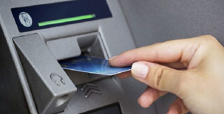 Përmbaruesit kanë bllokuar mbi 221 mijë llogari bankare