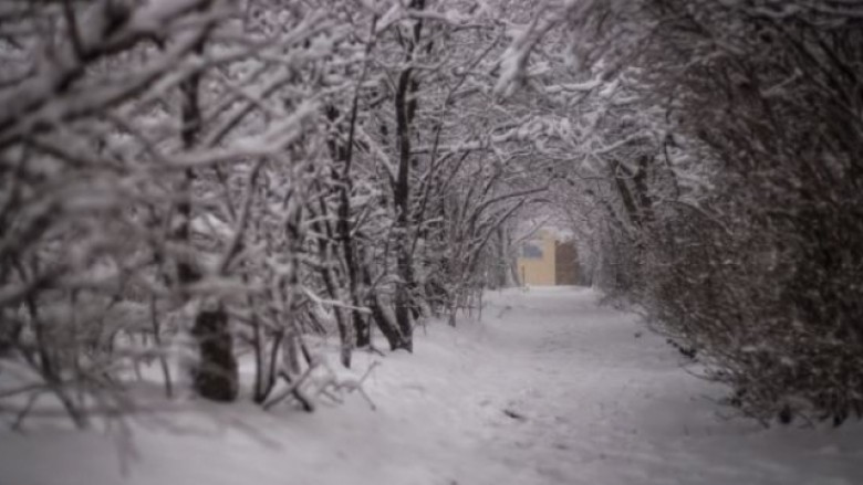 Prej nesër ndryshim i motit në Maqedoni, temperatura të ulëta dhe reshje të borës