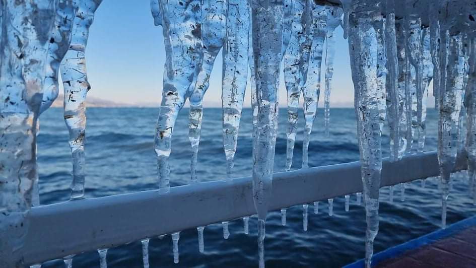Pogradeci zgjohet me -14 gradë, shikoni skulpturat e akullit që janë bërë (FOTO)