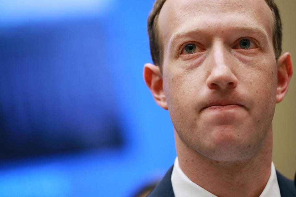 Çfarë po ndodh me Facebook? Mark Zuckerberg humb 30 miliardë dollarë brenda një ditë