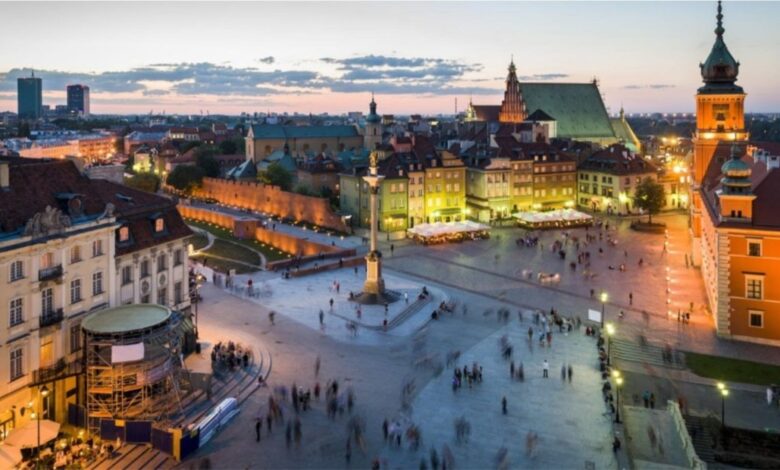 Polonia do të heqë shumicën e kufizimeve për COVID-19