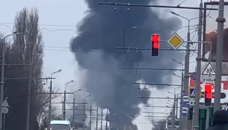 E FUNDIT/ Në Bjellorusi po bisedohet për paqe, Ukraina vazhdon të bombardohet (VIDEO)