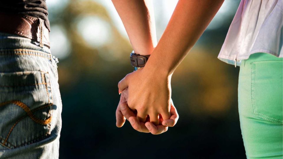 Shenjat e Horoskopit që transformohen kur bien në dashuri