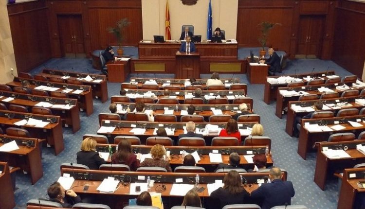 Sot vazhdon debati në Kuvend për rrogën minimale