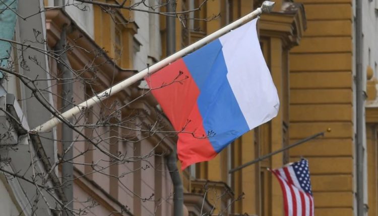 Rusia akuzon Serbinë për armatosjen e Ukrainës