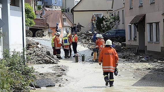 Stuhia e fuqishme godet Gjermaninë, të paktën 3 të vdekur