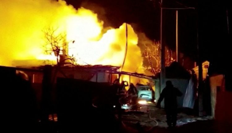 Bombardohen rafineritë e naftës në dy qytete ukrainase (VIDEO)