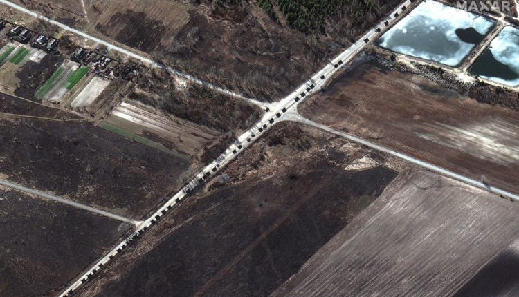 LIVE: Ukraina raporton vdekje ndërsa autokolona e Rusisë përparon