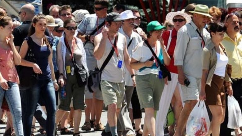 Turistët e huaj anulojnë aranzhimet e pushimeve në Maqedoni