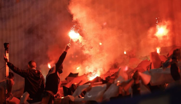 Përleshje e përgjakshme mes tifozëve të Olympique Marseille dhe Feyenoord (Video)